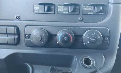 Freightliner Cascadia 125 Heater / AC Temp Control
