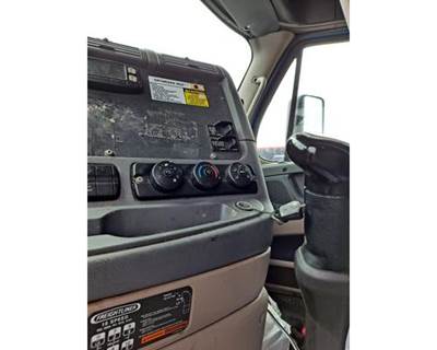 Freightliner Cascadia 125 Heater / AC Temp Control