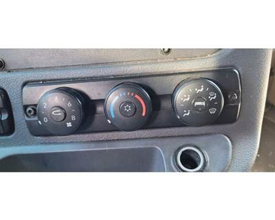 2016 Freightliner Cascadia 125 Cab Heater / AC Temperature Control, 3 Knobs 3 Buttons