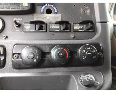 Freightliner Cascadia 125 Heater / AC Temp Control