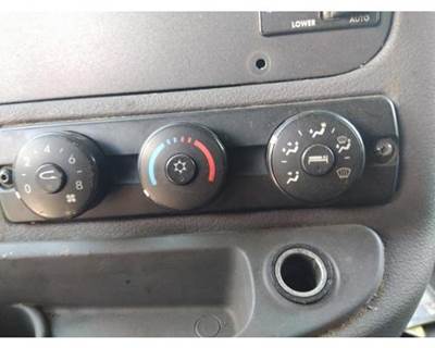2010 Freightliner Cascadia 125 3-KNOB Heater / AC Temp Control