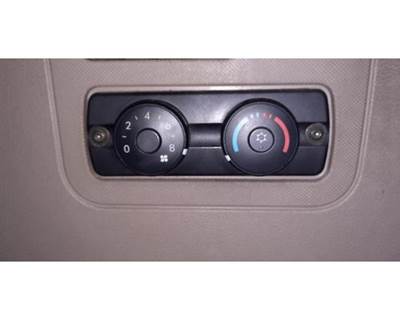 2017 Freightliner Cascadia 125 Bunk Temperature Control