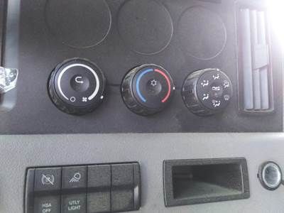 Freightliner Cascadia 126 Heater / AC Temp Control
