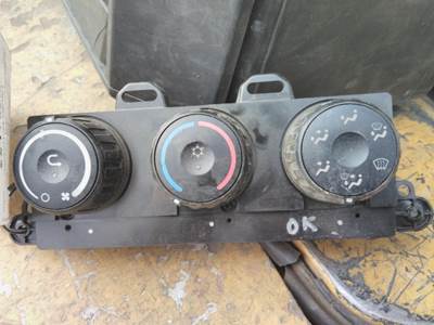 Freightliner Cascadia 126 Heater / AC Temp Control