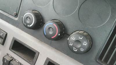Freightliner Cascadia 126 Heater / AC Temp Control