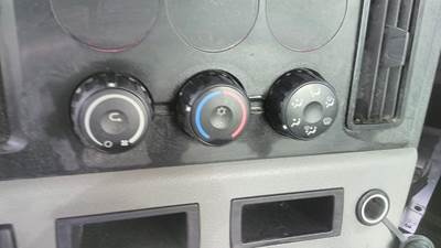 Freightliner Cascadia 126 Heater / AC Temp Control