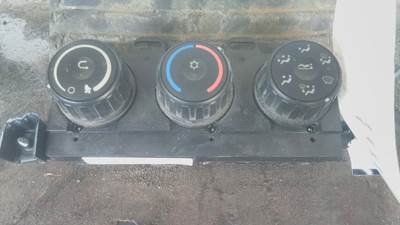 Freightliner Cascadia 126 Heater / AC Temp Control