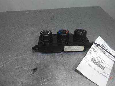 Freightliner Cascadia 126 Heater / AC Temp Control