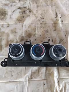 Freightliner Cascadia 126 Heater / AC Temp Control