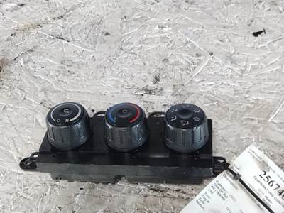 Freightliner Cascadia 126 Heater / AC Temp Control