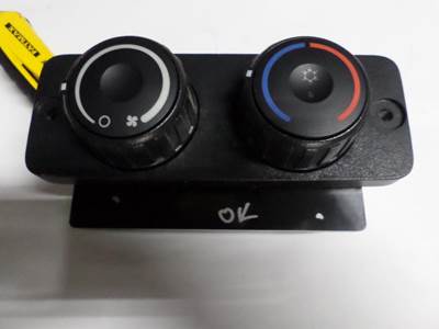 Freightliner Cascadia 126 Heater / AC Temp Control