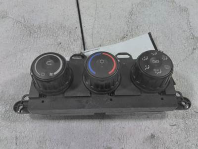 Freightliner Cascadia 126 Heater / AC Temp Control