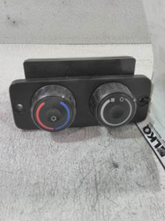 Freightliner Cascadia 126 Heater / AC Temp Control