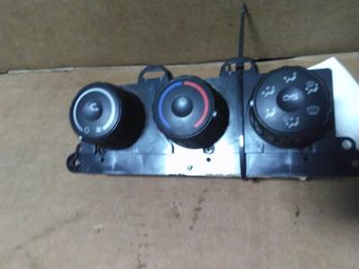 Freightliner Cascadia 126 Heater / AC Temp Control