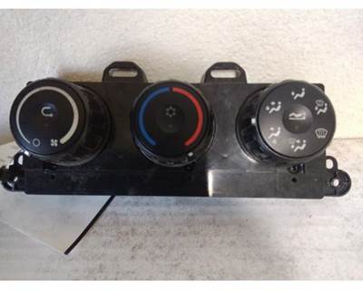 2017-2024 Freightliner Cascadia 126 3-KNOB Heater/AC Temp Control, Part # A22-73671-002