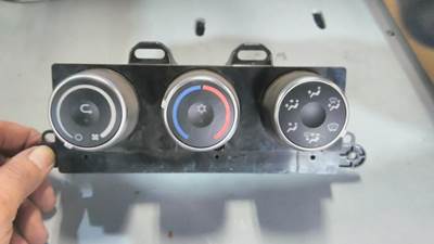 Freightliner Cascadia Heater / AC Temp Control
