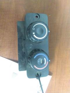Freightliner Century Class 120 Heater / AC Temp Control for a Freightliner CENTURY 120