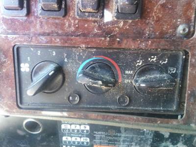 International 9400i Heater / AC Temp Control