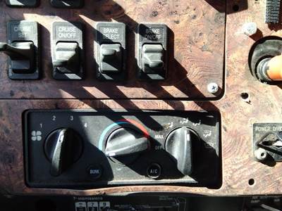 International 9900i Heater / AC Temp Control