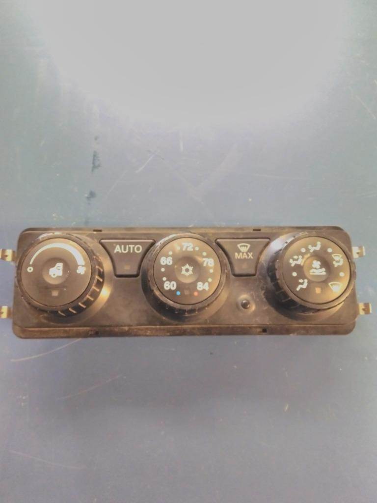 2017 Kenworth T680 Heater / AC Temp Control For Sale Portland, OR