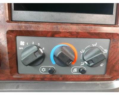 Mack Pinnacle CHU613 Heater / AC Temp Control for a Mack CHU613