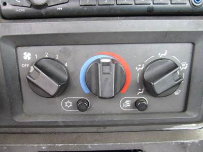 Mack Pinnacle CXP612 Heater / AC Temp Control for a Mack CXP612