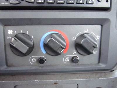 Mack Pinnacle CXP612 Heater / AC Temp Control for a Mack CXP612