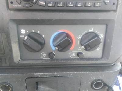 Mack Pinnacle CXP612 Heater / AC Temp Control for a Mack CXP612