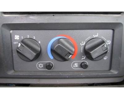 Mack Pinnacle CXP612 Heater / AC Temp Control for a Mack CXP612