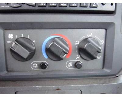 Mack Pinnacle CXP612 Heater / AC Temp Control for a Mack CXP612