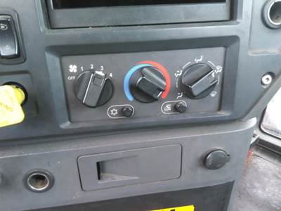 Mack Pinnacle CXU612 Heater / AC Temp Control for a Mack CXU612
