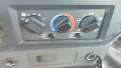 Mack Pinnacle CXU612 Heater / AC Temp Control for a Mack CXU612