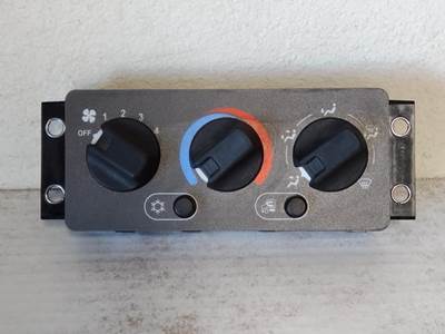 Mack Pinnacle CXU612 Heater / AC Temp Control for a Mack CXU612