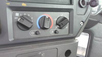 Mack Pinnacle CXU612 Left Heater / AC Temp Control for a Mack CXU612