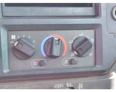 Mack Pinnacle CXU612 Heater / AC Temp Control for a Mack CXU612