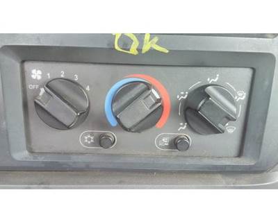 Mack Pinnacle CXU612 Heater / AC Temp Control for a Mack CXU612