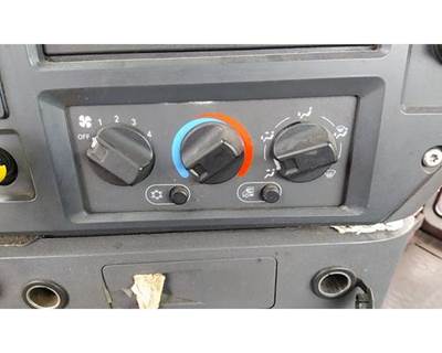 2015 Mack Pinnacle CXU612 3-KNOB Heater / AC Temp Control