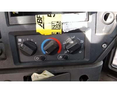 Used 2015 Mack Pinnacle CXU612 3-KNOB Heater / AC Temp Control