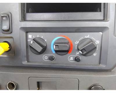 Mack Pinnacle CXU612 Heater / AC Temp Control for a Mack CXU612