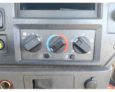 Mack Pinnacle CXU612 Heater / AC Temp Control for a Mack CXU612