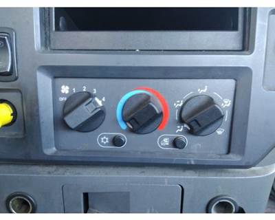 Mack Pinnacle CXU612 Heater / AC Temp Control for a Mack CXU612