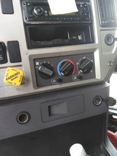 Mack Pinnacle CXU613 Heater / AC Temp Control for a Mack CXU613