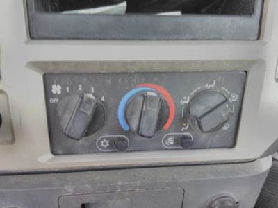 Mack Pinnacle CXU613 Heater / AC Temp Control for a Mack CXU613