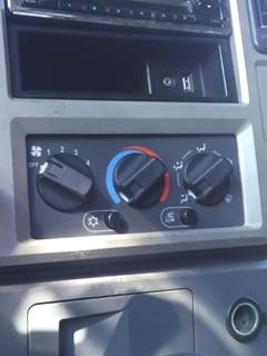 Mack Pinnacle CXU613 Heater / AC Temp Control for a Mack CXU613
