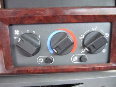 Mack Pinnacle CXU613 Heater / AC Temp Control for a Mack CXU613