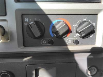 Mack Pinnacle CXU613 Heater / AC Temp Control for a Mack CXU613