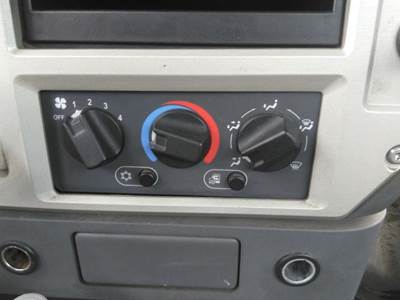 Mack Pinnacle CXU613 Heater / AC Temp Control for a Mack CXU613