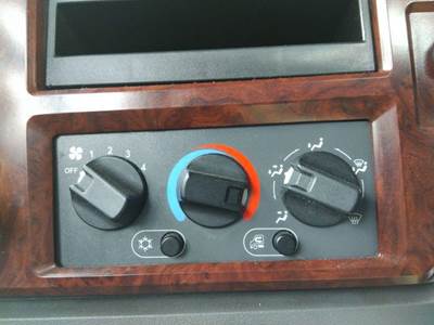 Mack Pinnacle CXU613 Heater / AC Temp Control for a Mack CXU613