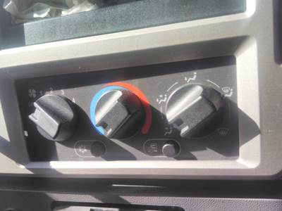 Mack Pinnacle CXU613 Heater / AC Temp Control for a Mack CXU613