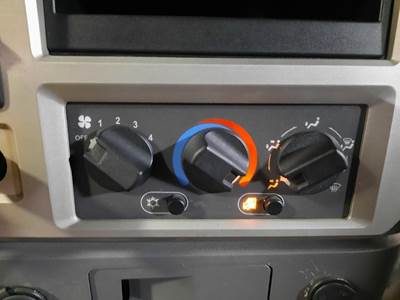 Mack Pinnacle CXU613 Heater / AC Temp Control for a Mack CXU613